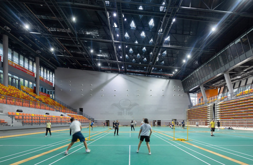 羽毛球場建設(shè)費(fèi)用