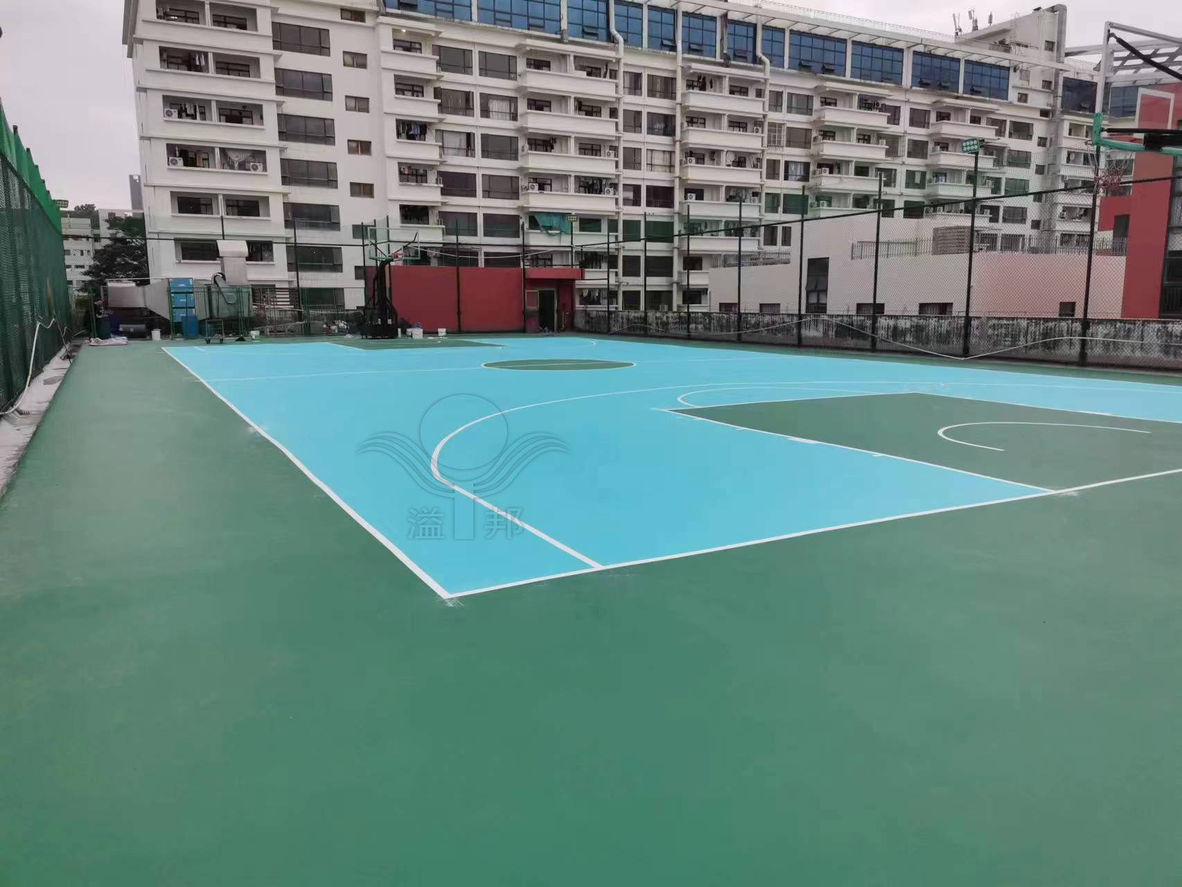 建一個籃球場需要多少錢？哪個籃球場建設廠家最劃算？