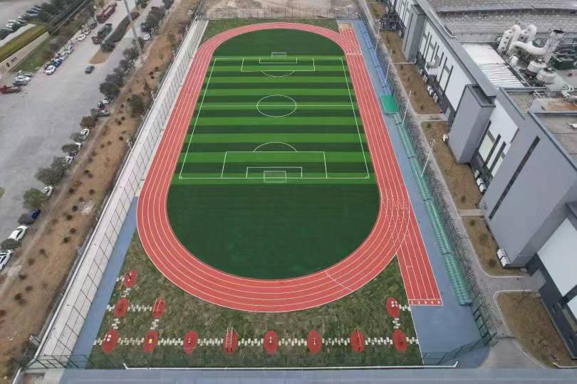 日善廠區(qū)300米跑道、足球場效果圖